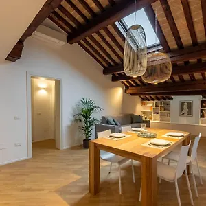casa-treves.hotelinveneto.com/